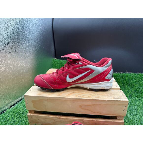 Nike- Cleats-Red/White- Size 5.5Y - Picture 5 of 10